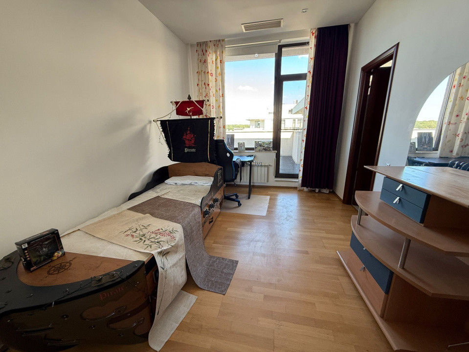 Penthouse spectaculos 180 mp cu terasă panoramică Băneasa  2.800 €