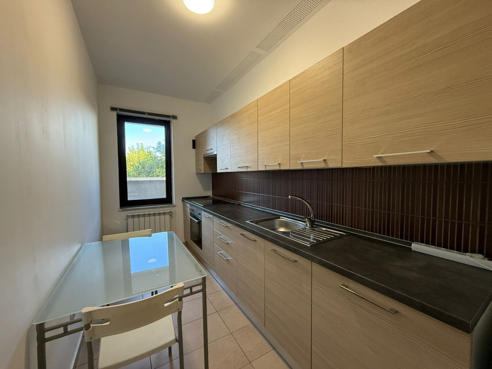 De vanzare apartament decomandat cu 2 camere  in Baneasa 
