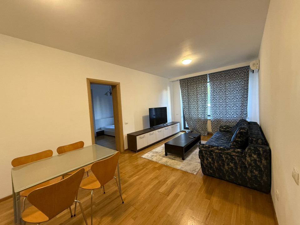 De vanzare apartament decomandat cu 2 camere  in Baneasa 