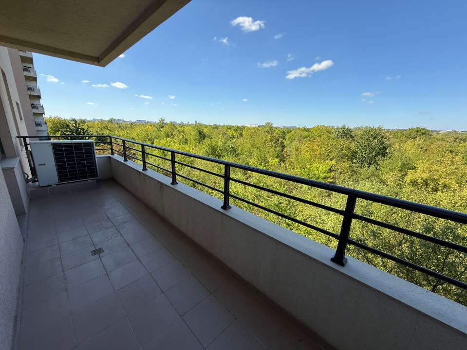 De vanzare apartament decomandat cu 4 camere  in Baneasa 