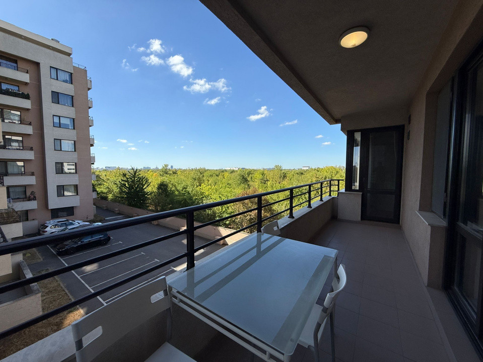 De vanzare apartament decomandat cu 4 camere  in Baneasa 