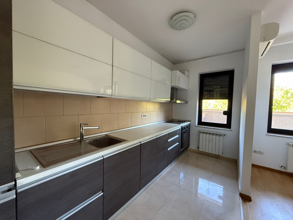 De vanzare apartament decomandat cu 2 camere  in Baneasa 