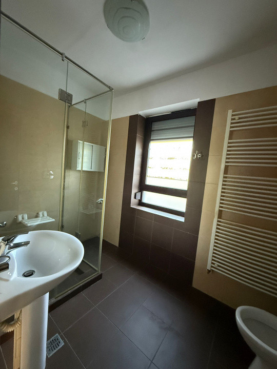 De vanzare apartament decomandat cu 2 camere  in Baneasa 