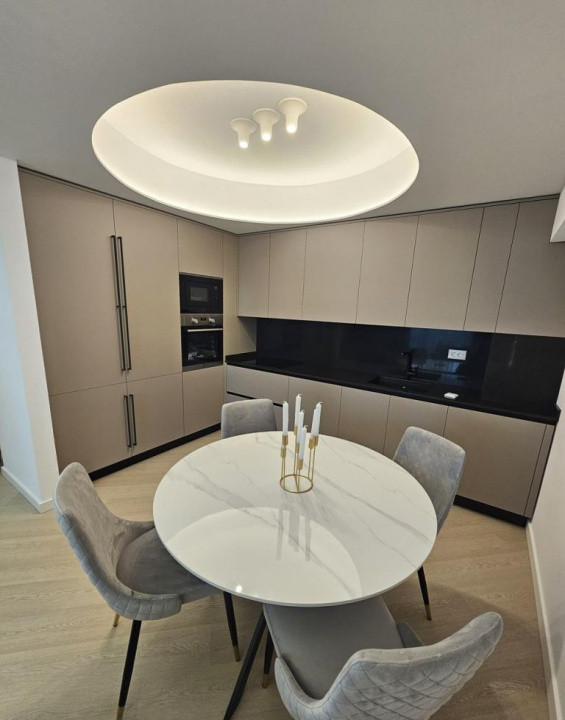 de inchiriat apartament cu 3 camere  in Cortina North