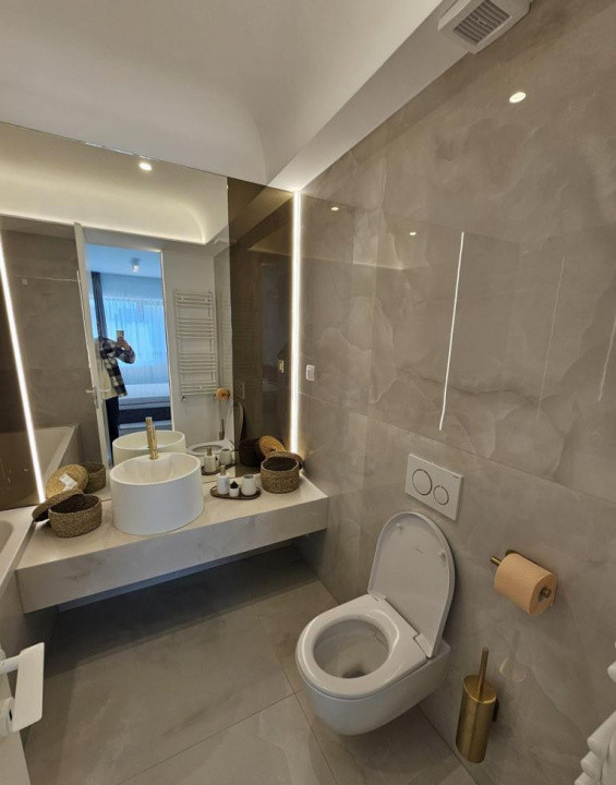 de inchiriat apartament cu 3 camere  in Cortina North