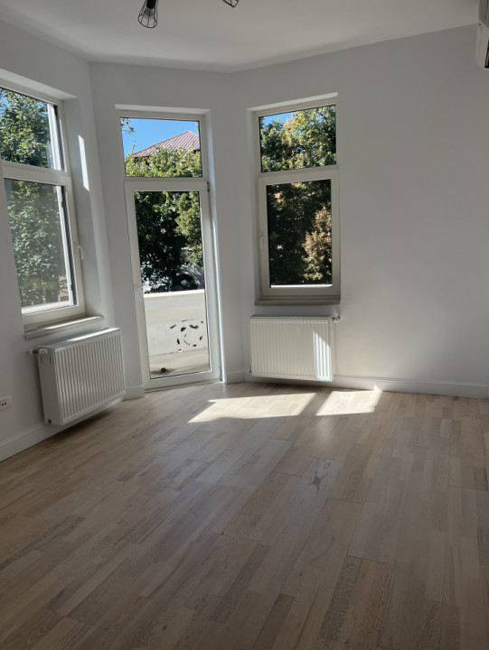 Casa individuală interbelica, 360 mp, curte, parcare, birouri, zona Dorobanti
