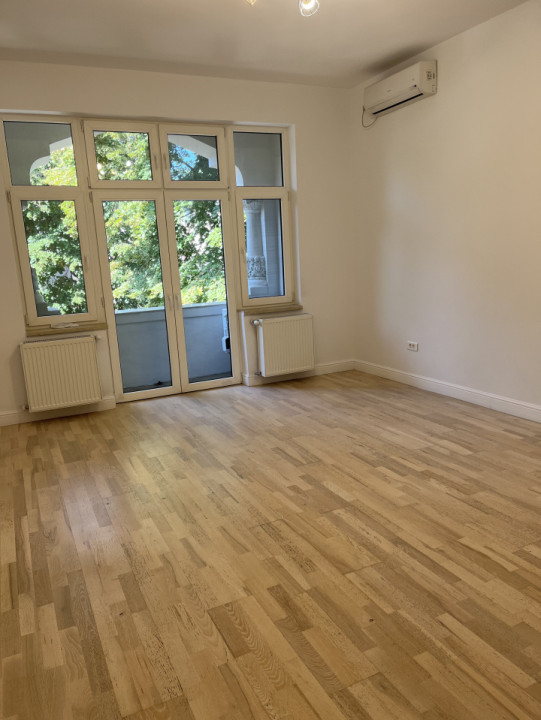 Casa individuală interbelica, 360 mp, curte, parcare, birouri, zona Dorobanti