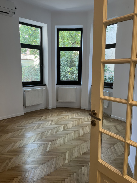 Casa individuală interbelica, 360 mp, curte, parcare, birouri, zona Dorobanti