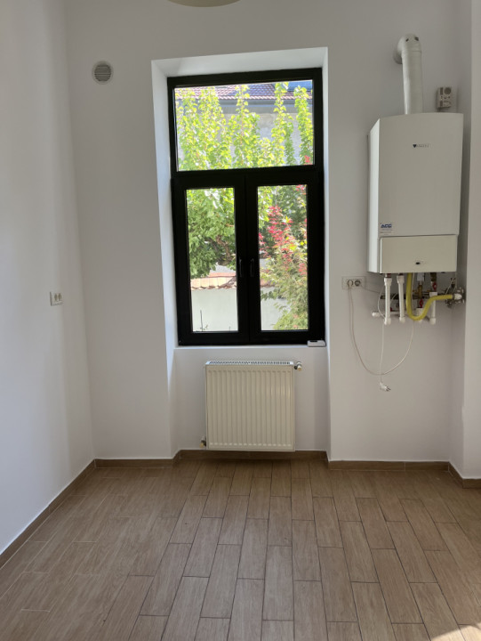 Casa individuală interbelica, 360 mp, curte, parcare, birouri, zona Dorobanti