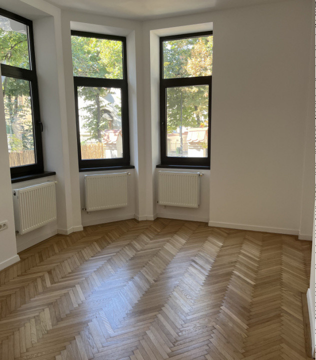 Casa individuală interbelica, 360 mp, curte, parcare, birouri, zona Dorobanti