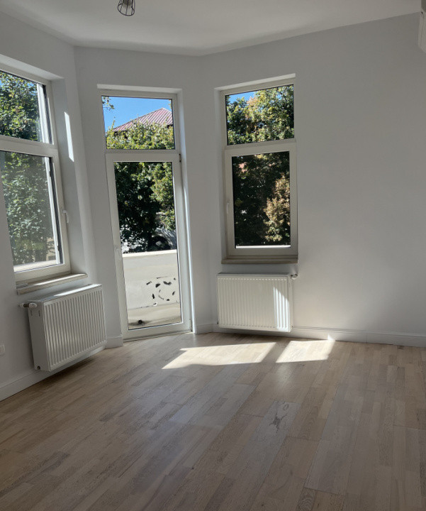 Casa individuală interbelica, 360 mp, curte, parcare, birouri, zona Dorobanti