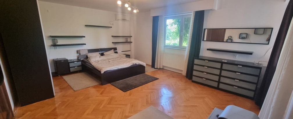 VILĂ SPAȚIOASĂ CU GRĂDINĂ| VOLUNTARI  380 mp |200 mp spațiu anexă |4 dormitoare