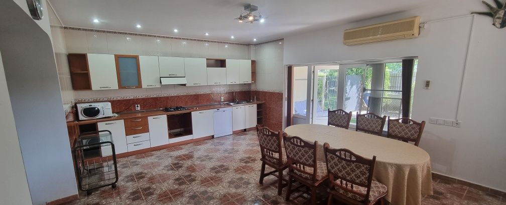 VILĂ SPAȚIOASĂ CU GRĂDINĂ| VOLUNTARI  380 mp |200 mp spațiu anexă |4 dormitoare