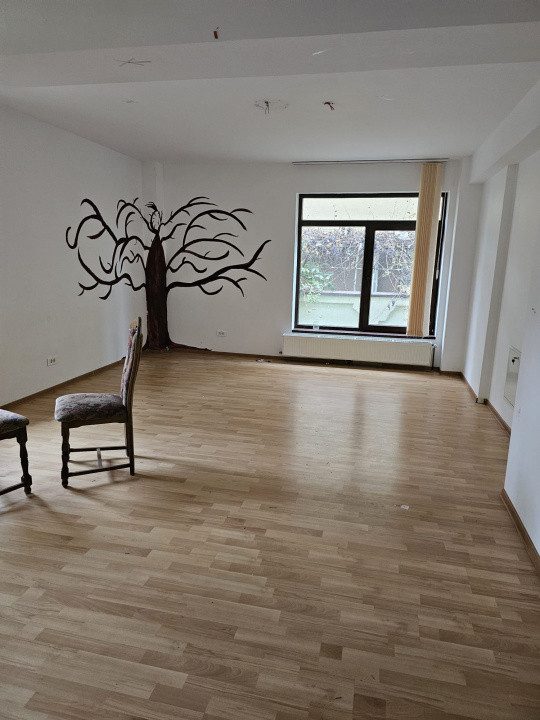  De inchiriat imobil -1000mp - S+P+2E+M - zona Magura Vulturului