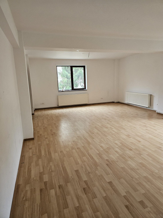  De inchiriat imobil -1000mp - S+P+2E+M - zona Magura Vulturului