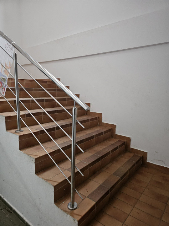  De inchiriat imobil -1000mp - S+P+2E+M - zona Magura Vulturului