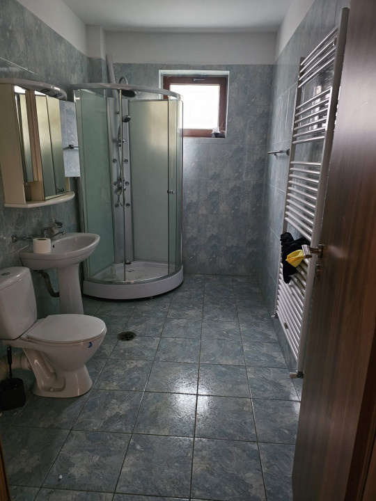  De inchiriat imobil -1000mp - S+P+2E+M - zona Magura Vulturului