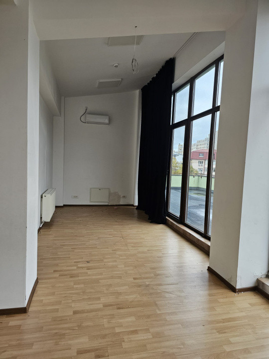  De inchiriat imobil -1000mp - S+P+2E+M - zona Magura Vulturului