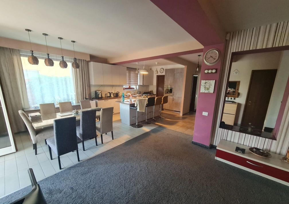 Vila de închiriat Pipera, grădina generoasa, șemineu, parcare, 260 mp