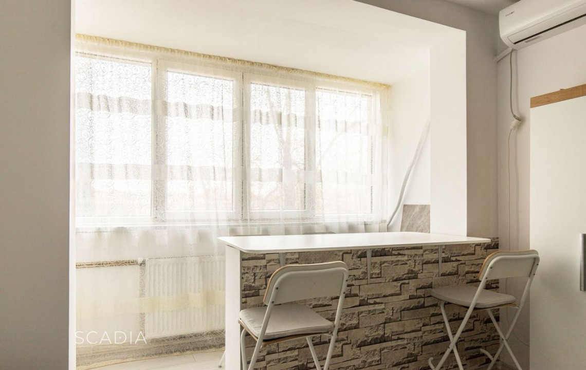 de inchiriat apartament semidecomandat cu 3 camere  in Floreasca