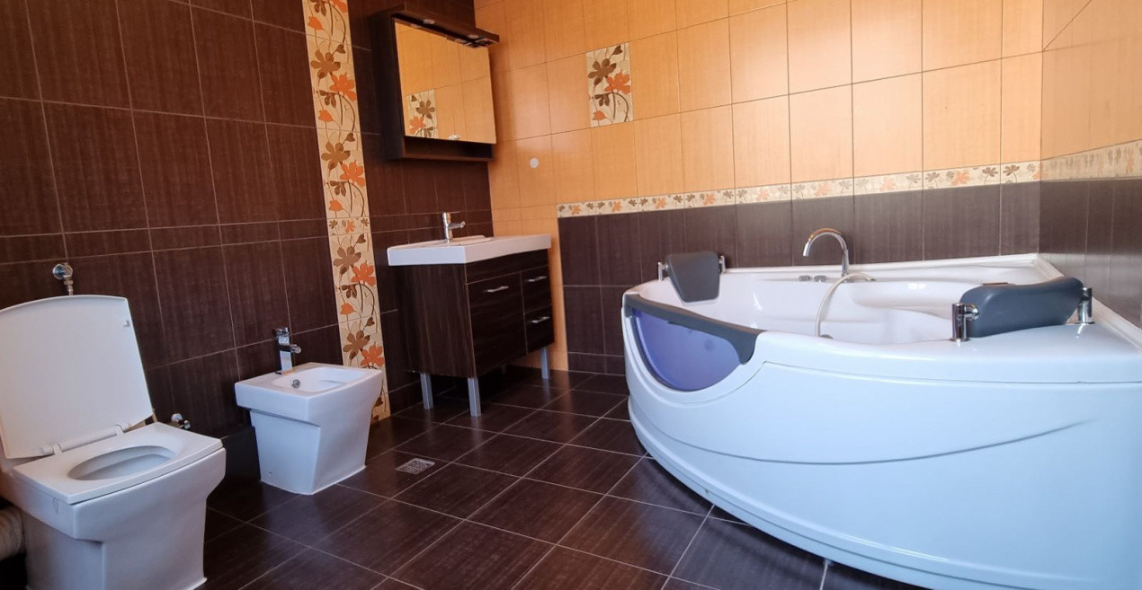 Vila 5 camere | Baneasa | Casa Presei | Petrom City | Curte proprie