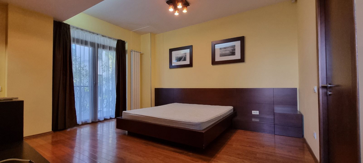 Vila 5 camere | Baneasa | Casa Presei | Petrom City | Curte proprie