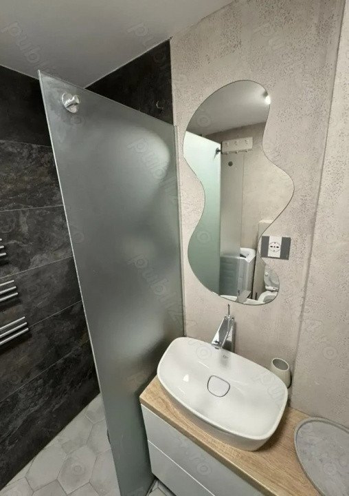 Apartament semidecomandat cu 2 camere, in zona Piata Amzei 