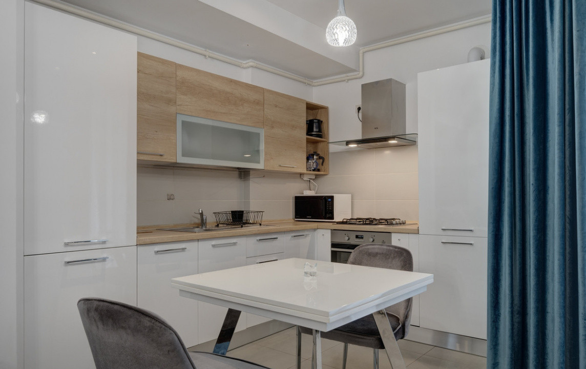 Apartament decomandat cu 2 camere  in Herastrau 