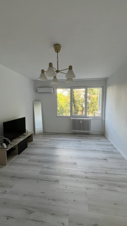 🏡 Acasă începe aici – 2 camere semidecomdat, renovat, la metrou 1 Decembrie 🏡