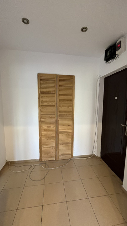 🏡 Acasă începe aici – 2 camere semidecomdat, renovat, la metrou 1 Decembrie 🏡
