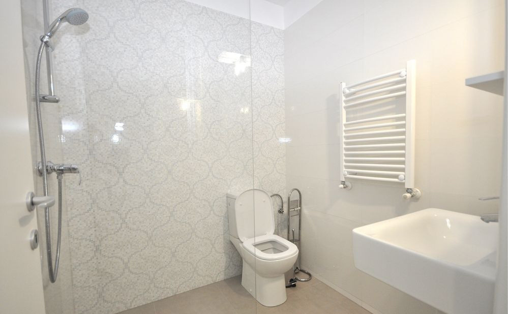 Apartament decomandat cu 3 camere  in zona Grozavesti 