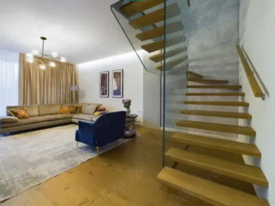 Vila Smart Home, 5 camere, 4 bai, 2 parcari, curte, piscina, zona Voluntari