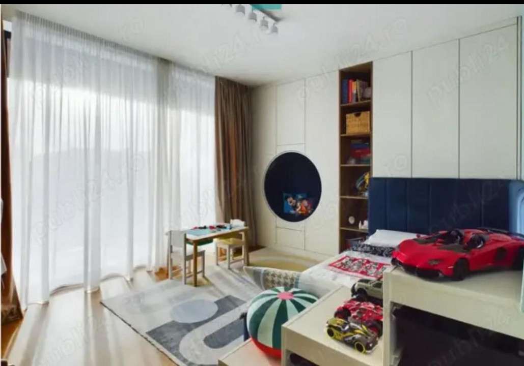 Vila Smart Home, 5 camere, 4 bai, 2 parcari, curte, piscina, zona Voluntari