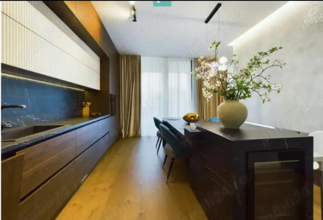 Vila Smart Home, 5 camere, 4 bai, 2 parcari, curte, piscina, zona Voluntari