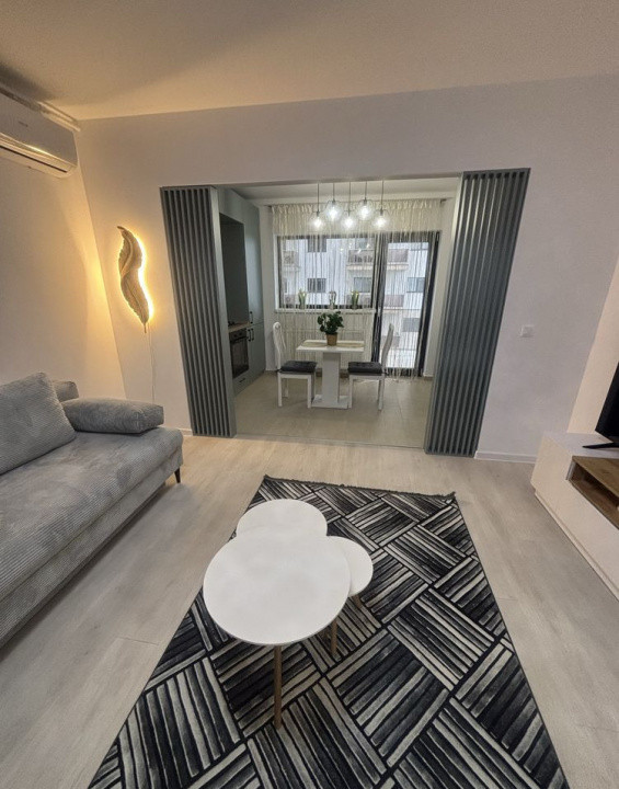 Apartament decomandat cu 2 camere  in zona Industriilor 