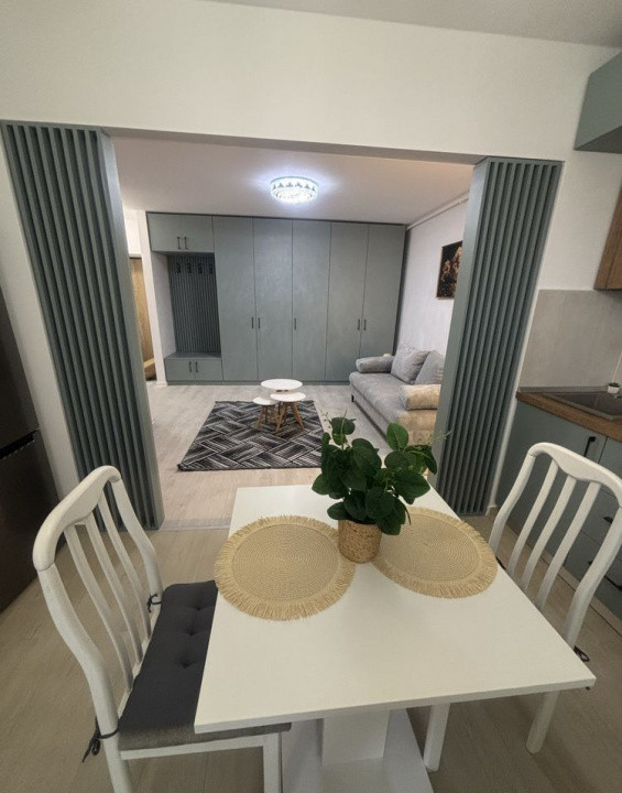Apartament decomandat cu 2 camere  in zona Industriilor 