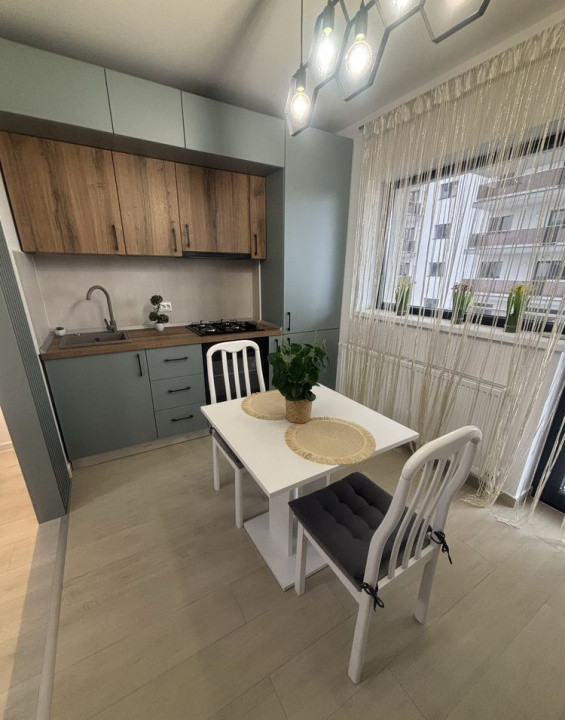Apartament decomandat cu 2 camere  in zona Industriilor 