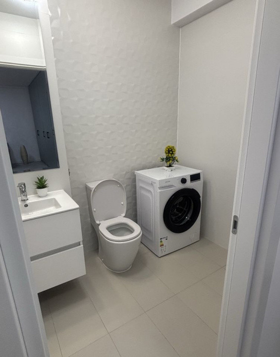 Apartament decomandat cu 2 camere  in zona Industriilor 