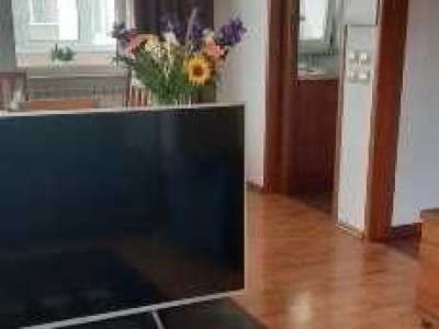 Apartament decomandat cu 3 camere  in zona Lujerului 