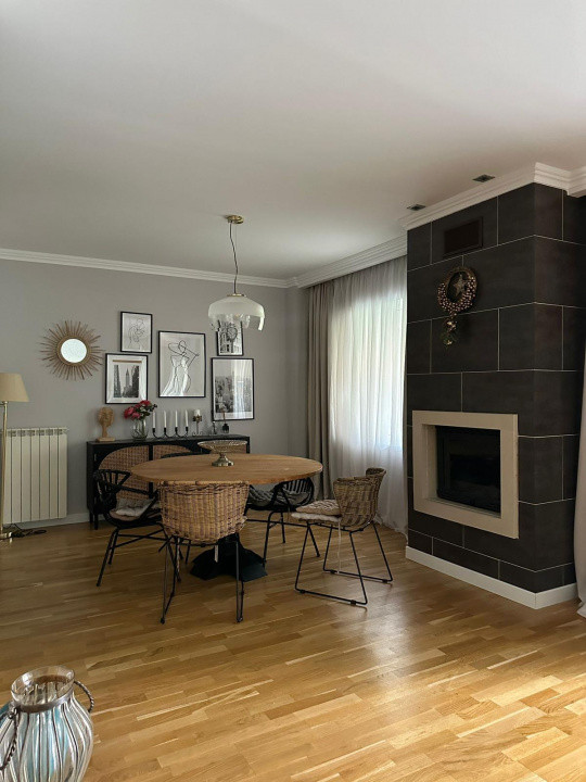 Apartament 3 camere de închiriat Școala Americană
