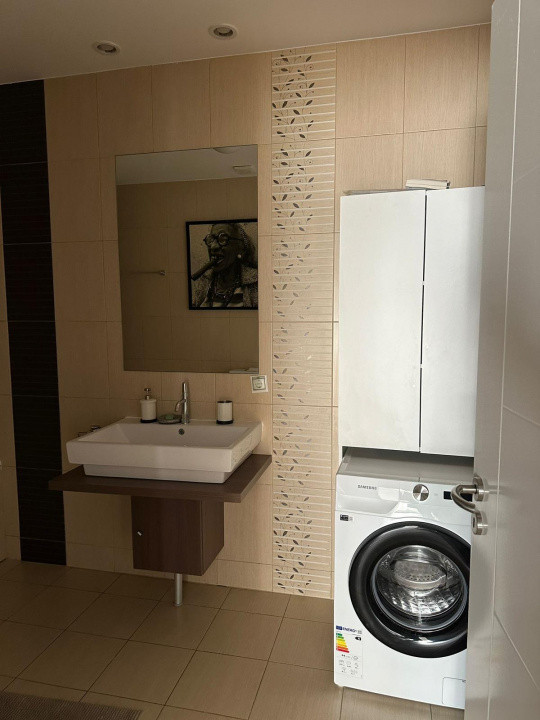 Apartament 3 camere de închiriat Școala Americană