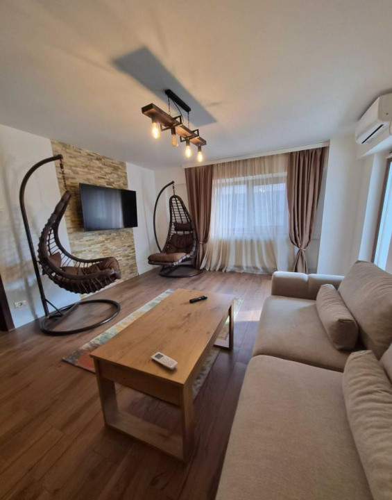 Apartament decomandat cu 2 camere  in zona Victoriei 