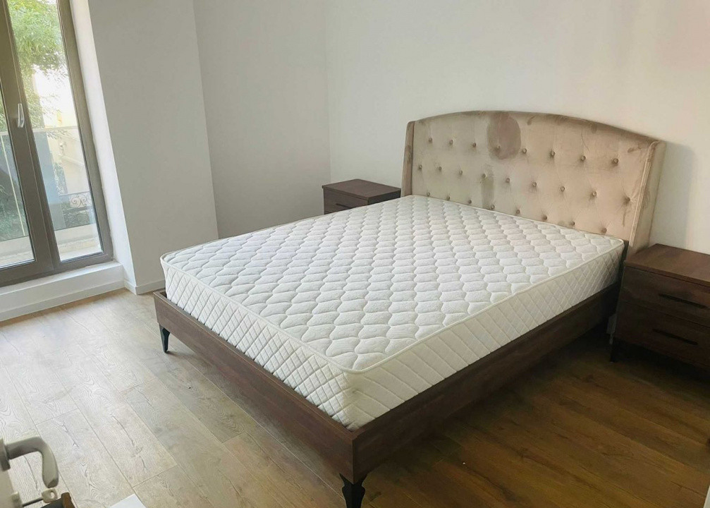 Apartament decomandat cu 3 camere  in zona Stefan cel Mare 