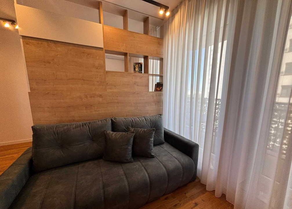 Apartament semidecomandat cu 2 camere  in zona Central 