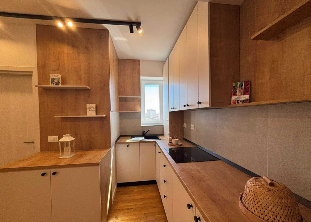 Apartament semidecomandat cu 2 camere  in zona Central 