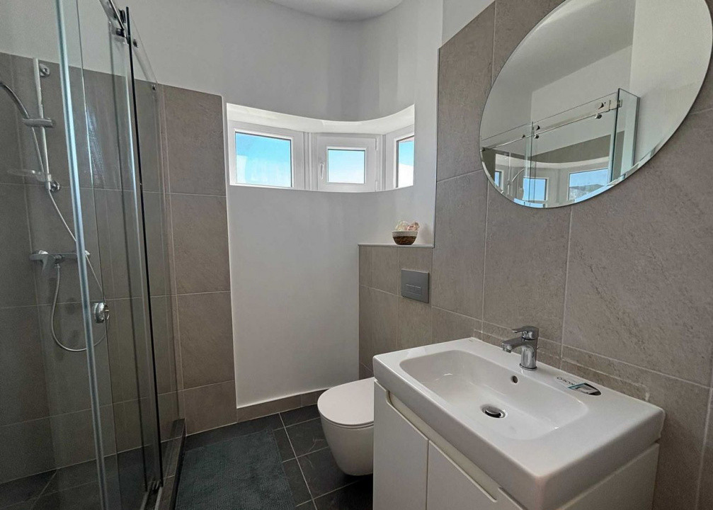 Apartament semidecomandat cu 2 camere  in zona Central 