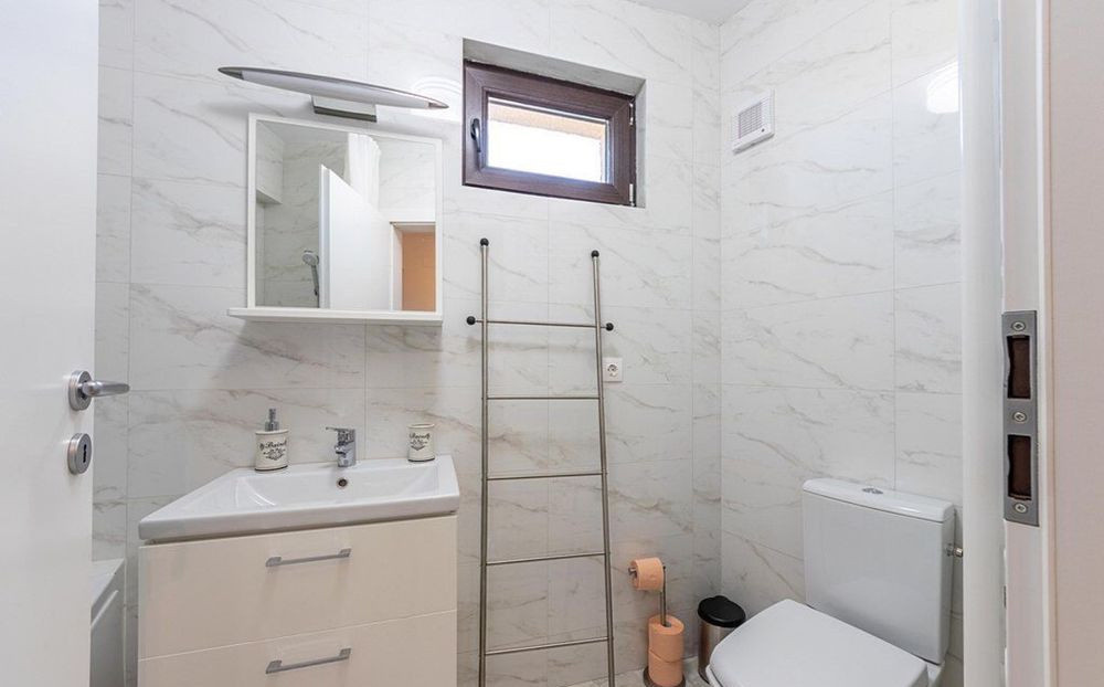 Apartament decomandat cu 2 camere  in Drumul Sarii 