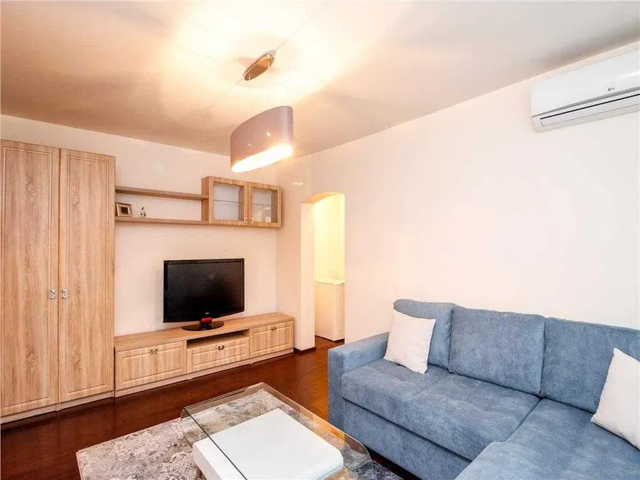 de inchiriat apartament semidecomandat cu 2 camere  in Unirii 