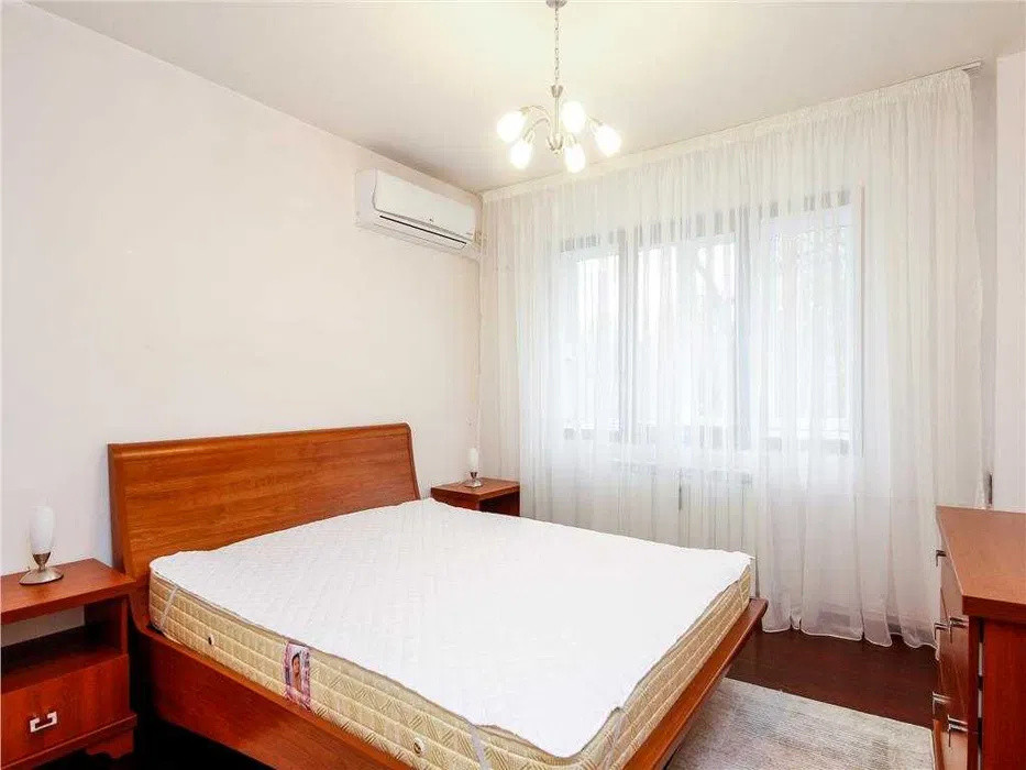de inchiriat apartament semidecomandat cu 2 camere  in Unirii 