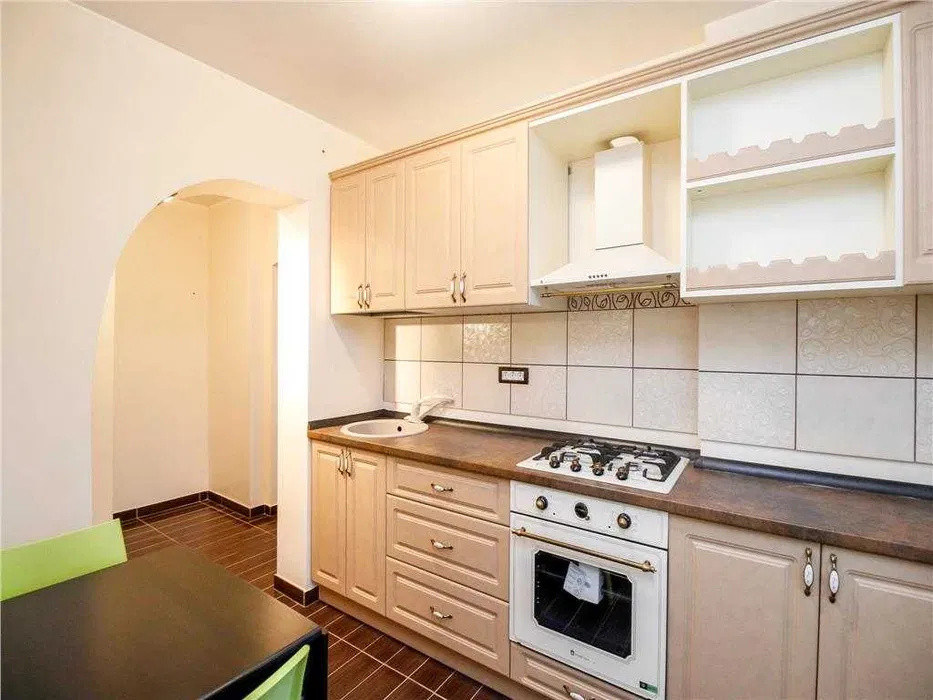 de inchiriat apartament semidecomandat cu 2 camere  in Unirii 